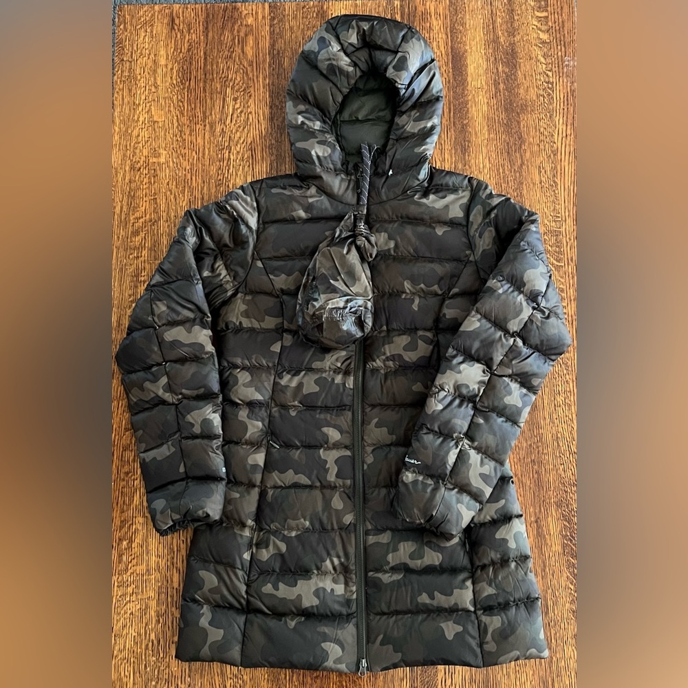 NWOT Eddie Bauer Camouflage Green Parka Packable and lightweight Size XS